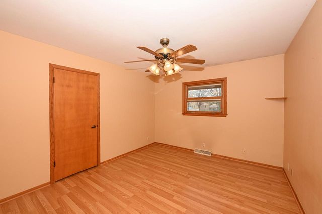 11920 W Arthur STREET, Milwaukee, WI 53227