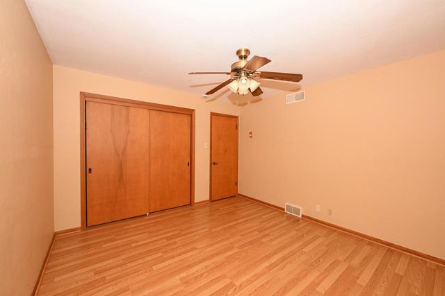 11920 W Arthur STREET, Milwaukee, WI 53227