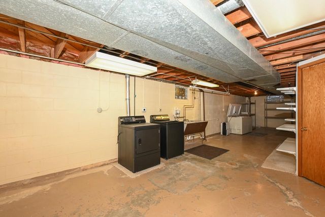 11920 W Arthur STREET, Milwaukee, WI 53227