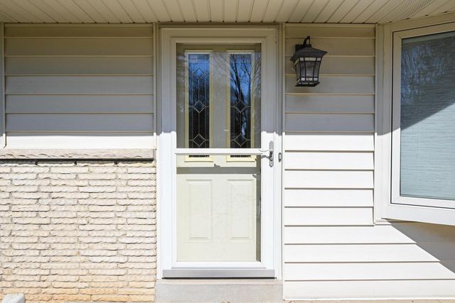 11920 W Arthur STREET, Milwaukee, WI 53227