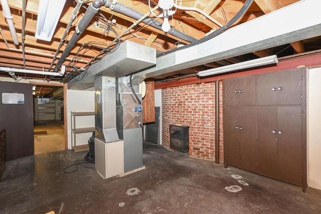 11920 W Arthur STREET, Milwaukee, WI 53227