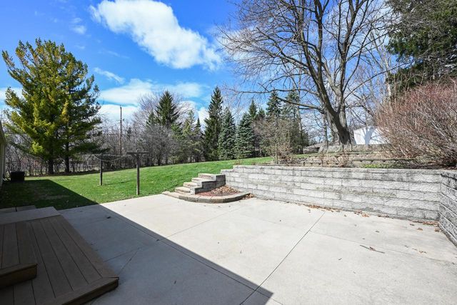 11920 W Arthur STREET, Milwaukee, WI 53227