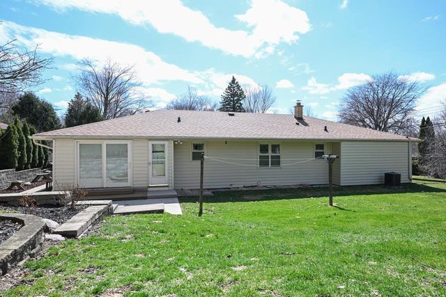 11920 W Arthur STREET, Milwaukee, WI 53227