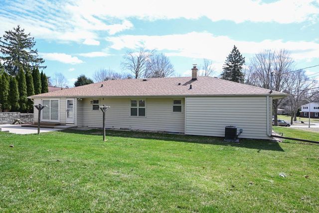 11920 W Arthur STREET, Milwaukee, WI 53227