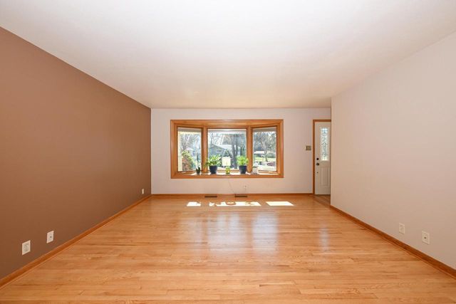 11920 W Arthur STREET, Milwaukee, WI 53227