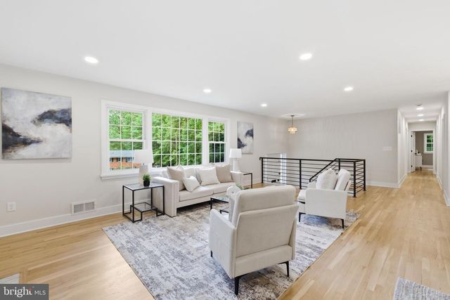 9312 HAMILTON DR, Fairfax, VA 22031