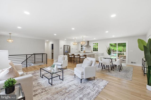 9312 HAMILTON DR, Fairfax, VA 22031