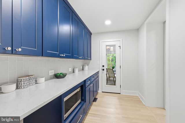 9312 HAMILTON DR, Fairfax, VA 22031