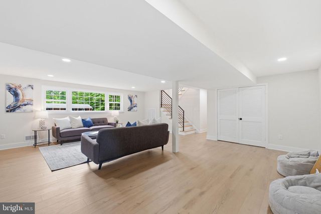 9312 HAMILTON DR, Fairfax, VA 22031