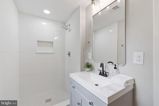 9312 HAMILTON DR, Fairfax, VA 22031