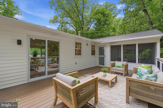 9312 HAMILTON DR, Fairfax, VA 22031