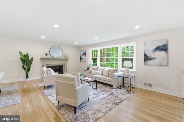 9312 HAMILTON DR, Fairfax, VA 22031