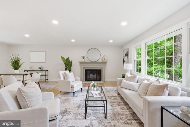 9312 HAMILTON DR, Fairfax, VA 22031