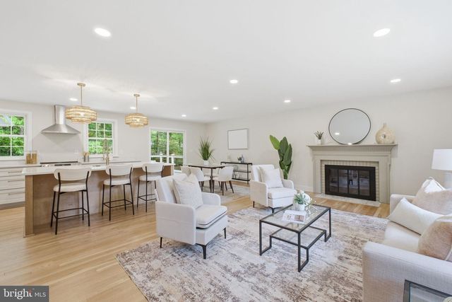 9312 HAMILTON DR, Fairfax, VA 22031