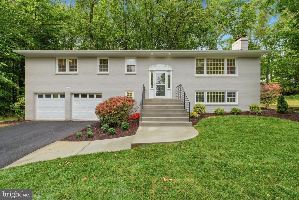 9312 HAMILTON DR, Fairfax, VA 22031