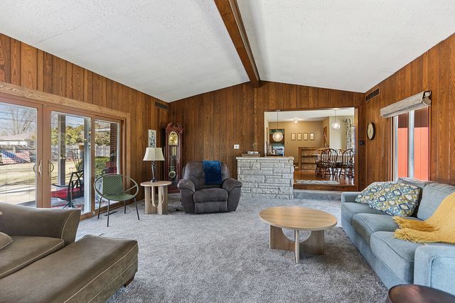 215 Wheeler Avenue, Joliet, IL 60436