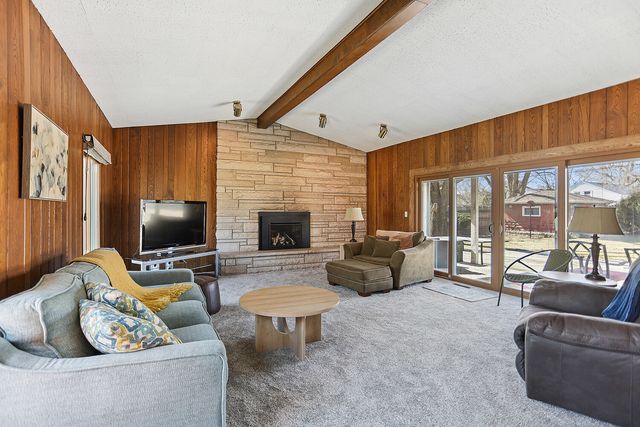 215 Wheeler Avenue, Joliet, IL 60436