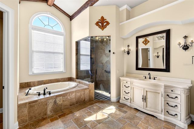 19056 NW 72ND AVENUE, Alachua, FL 32615