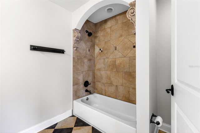 19056 NW 72ND AVENUE, Alachua, FL 32615