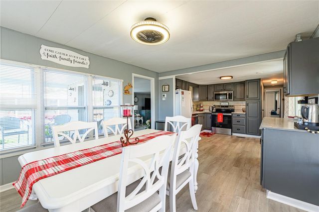 37218 SANDRA AVENUE, Zephyrhills, FL 33542