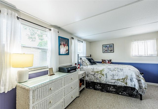 37218 SANDRA AVENUE, Zephyrhills, FL 33542