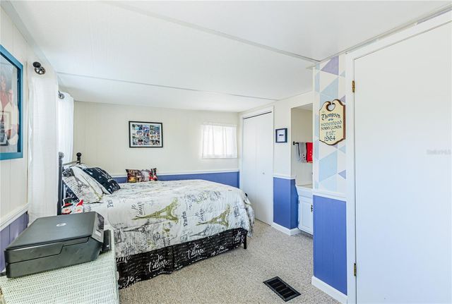 37218 SANDRA AVENUE, Zephyrhills, FL 33542