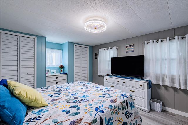 37218 SANDRA AVENUE, Zephyrhills, FL 33542