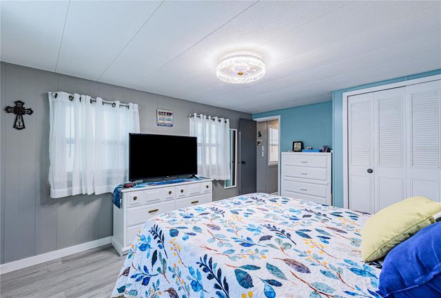 37218 SANDRA AVENUE, Zephyrhills, FL 33542