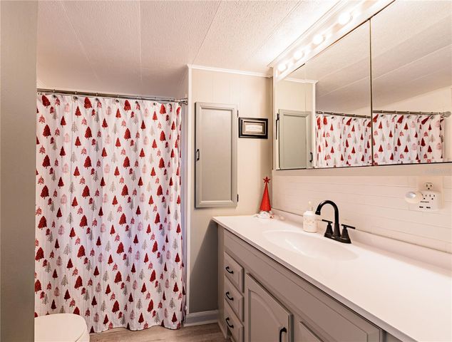 37218 SANDRA AVENUE, Zephyrhills, FL 33542