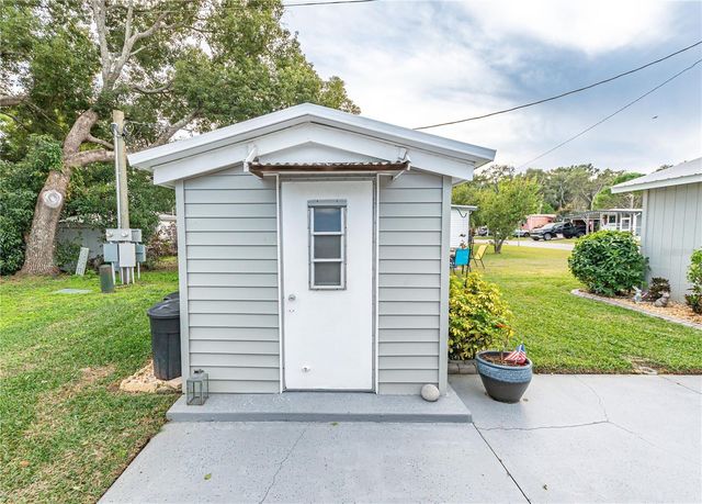 37218 SANDRA AVENUE, Zephyrhills, FL 33542