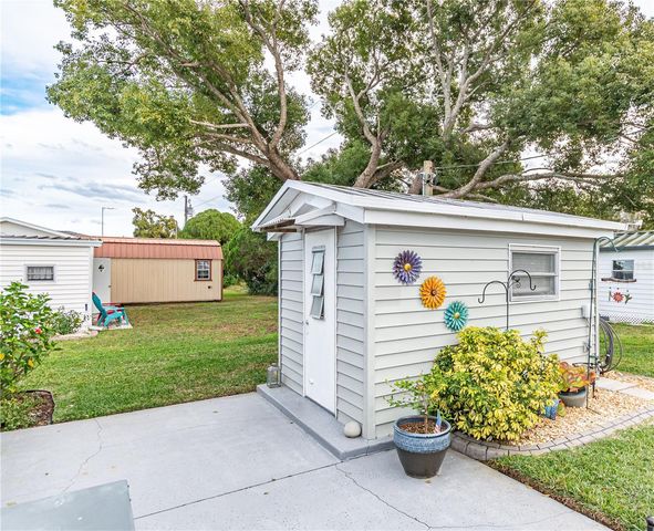 37218 SANDRA AVENUE, Zephyrhills, FL 33542