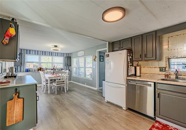 37218 SANDRA AVENUE, Zephyrhills, FL 33542