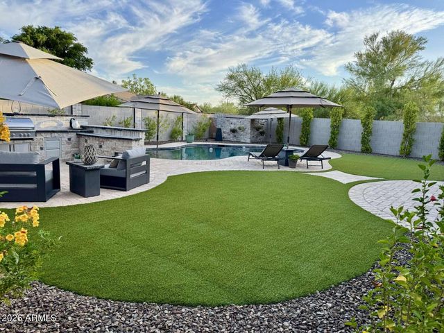 2031 W CHIMNEY ROCK Road, Phoenix, AZ 85085