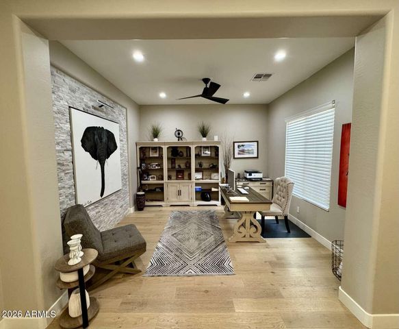 2031 W CHIMNEY ROCK Road, Phoenix, AZ 85085