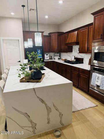 2031 W CHIMNEY ROCK Road, Phoenix, AZ 85085