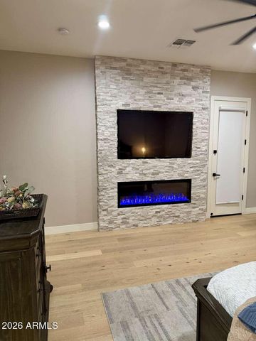 2031 W CHIMNEY ROCK Road, Phoenix, AZ 85085