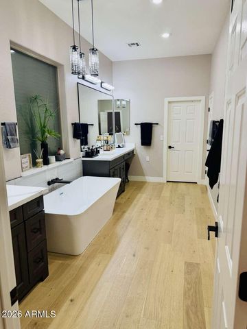 2031 W CHIMNEY ROCK Road, Phoenix, AZ 85085
