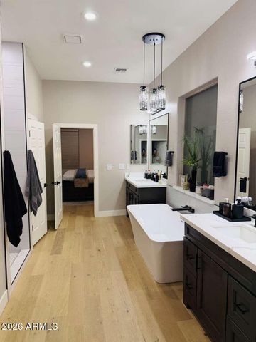 2031 W CHIMNEY ROCK Road, Phoenix, AZ 85085