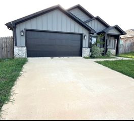 17115 Meadowview Lane, Lindale, TX 75771