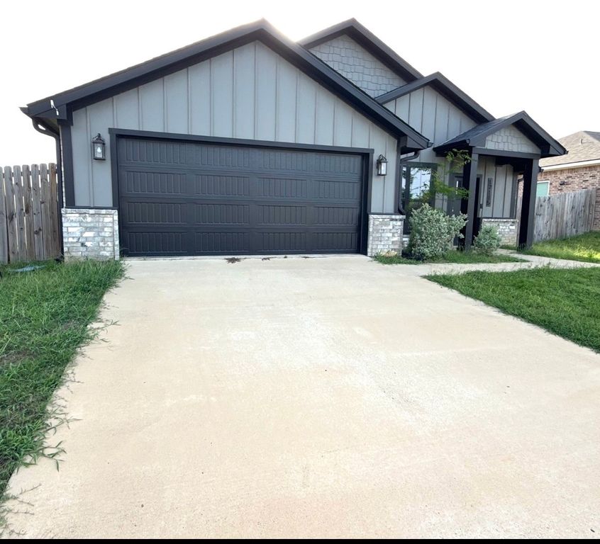 17115 Meadowview Lane, Lindale, TX 75771
