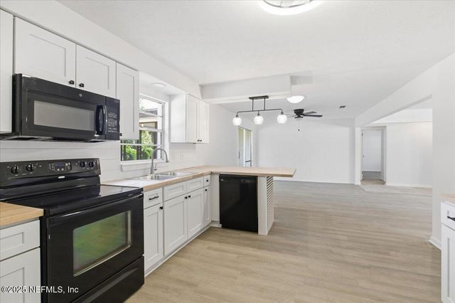 3767 HEATH Road, Jacksonville, FL 32277