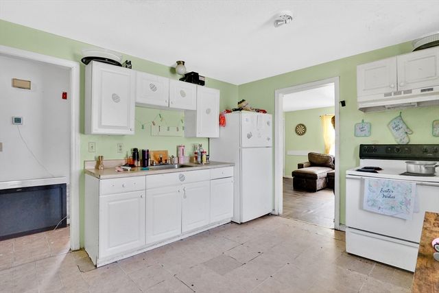540-542 Union St, Springfield, MA 01109