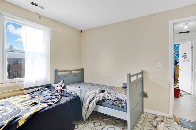540-542 Union St, Springfield, MA 01109
