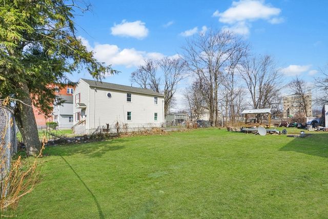 540-542 Union St, Springfield, MA 01109