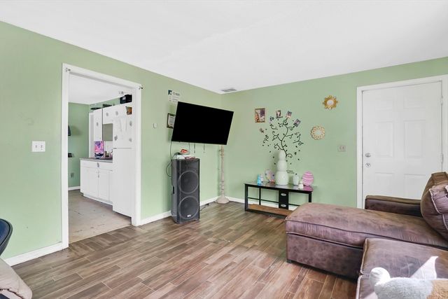 540-542 Union St, Springfield, MA 01109