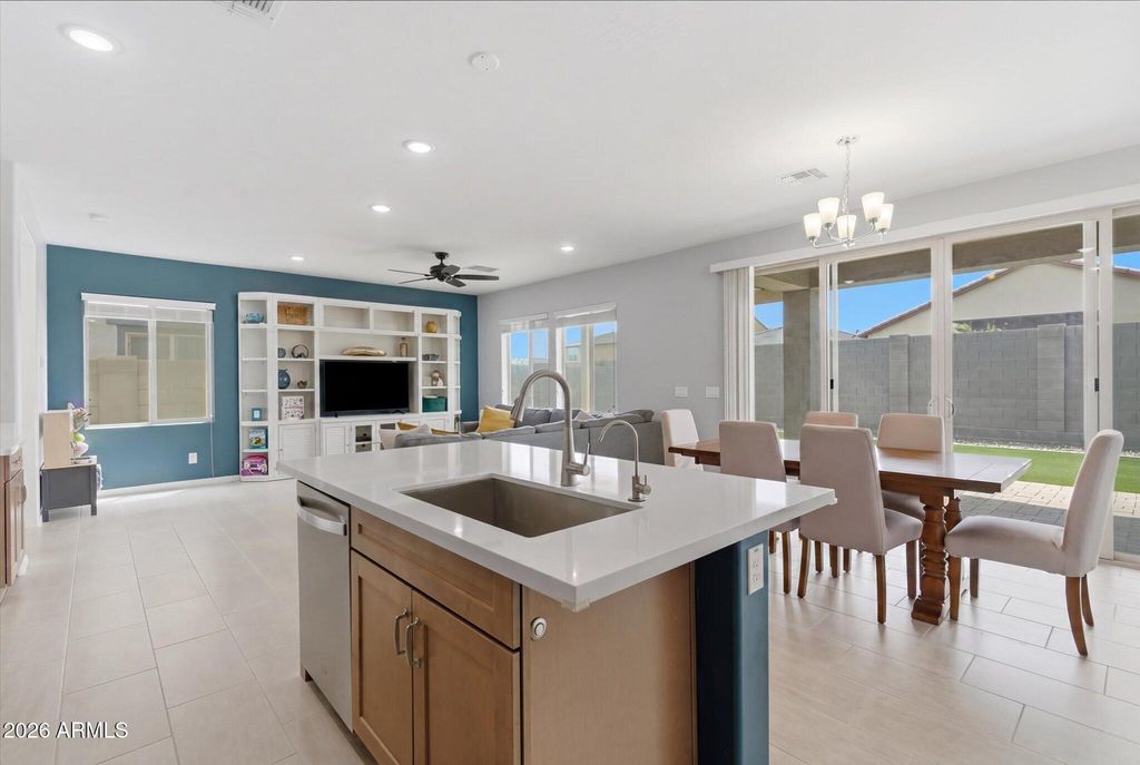 Image 14 of property listing at 2150 N MARKETSIDE Avenue, Buckeye, AZ 85396