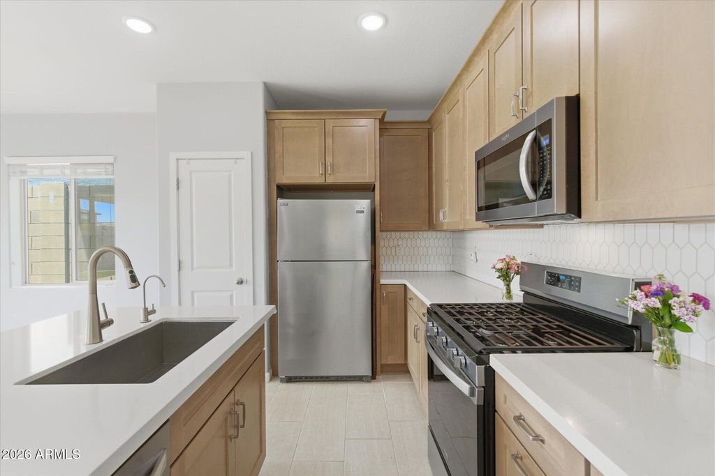 Image 15 of property listing at 2150 N MARKETSIDE Avenue, Buckeye, AZ 85396