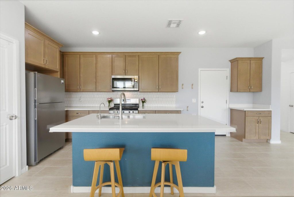Image 16 of property listing at 2150 N MARKETSIDE Avenue, Buckeye, AZ 85396