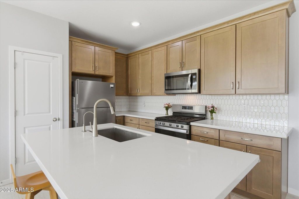Image 17 of property listing at 2150 N MARKETSIDE Avenue, Buckeye, AZ 85396