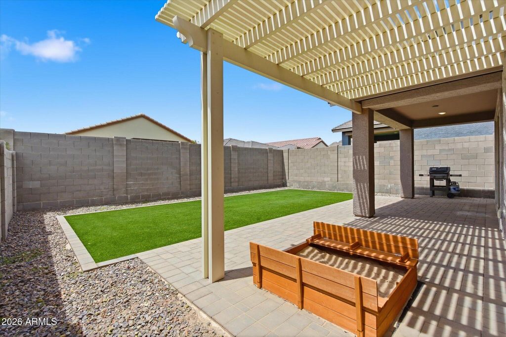 Image 37 of property listing at 2150 N MARKETSIDE Avenue, Buckeye, AZ 85396